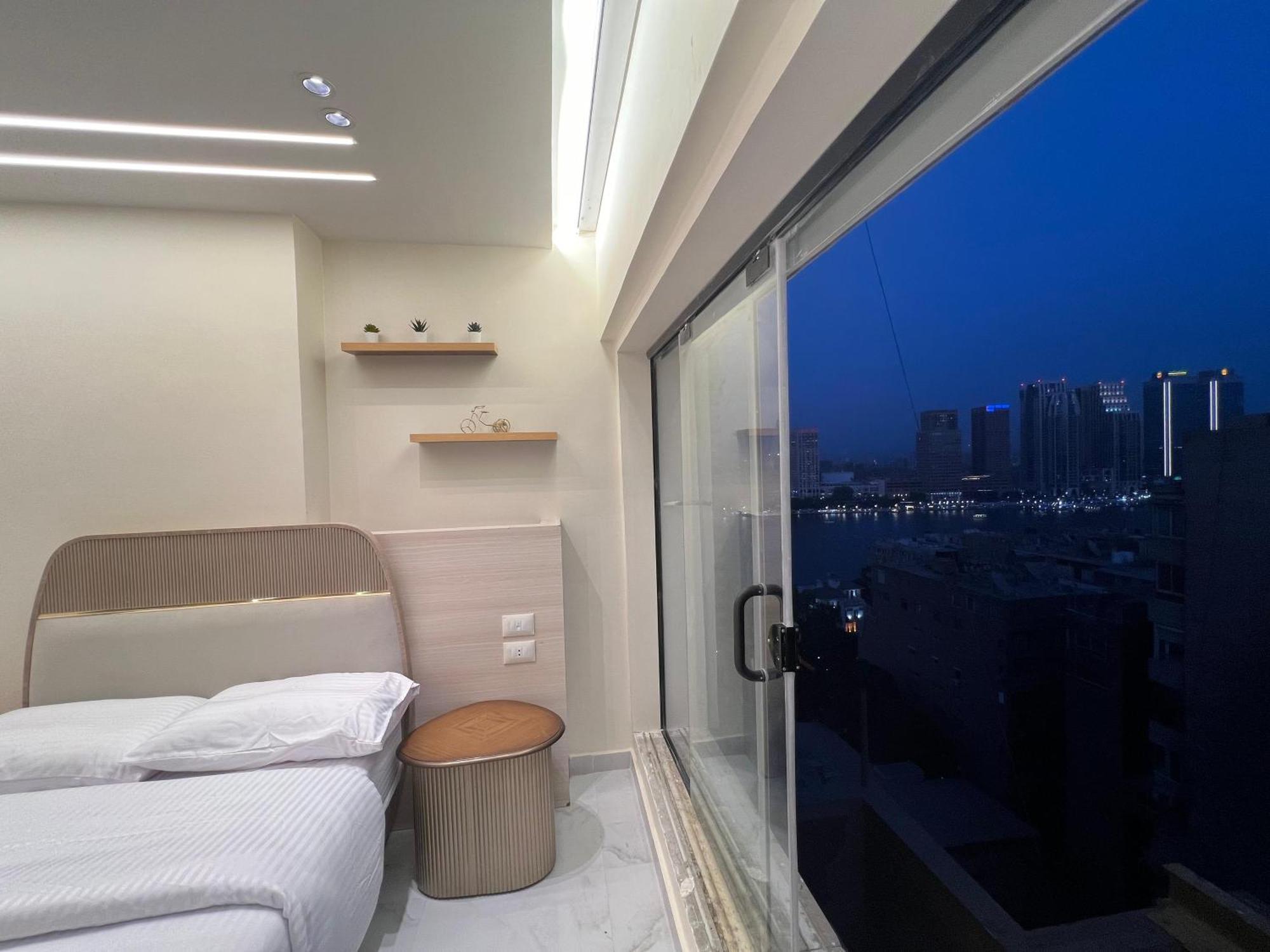 Luxurious Studio Nile View In Zamalek Apartment Cairo Exterior photo